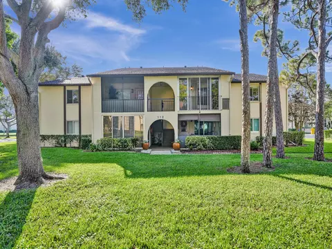 112 Lake Pine Cir #B-2, Greenacres, FL 33463