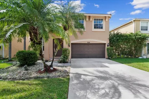 9918 Warner Ln, Wellington, FL 33414