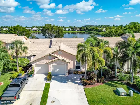 10679 Lake Shore Dr, Wellington, FL 33414