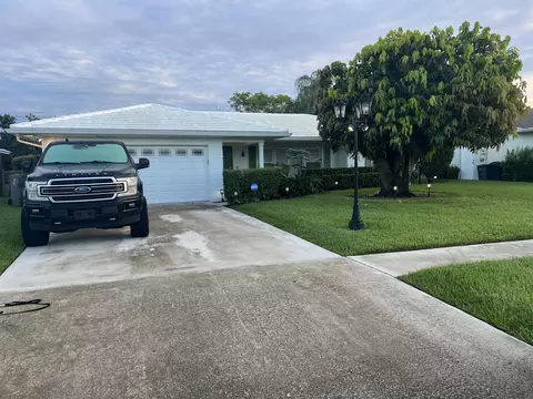 2415 Gabriel Ln, West Palm Beach, FL 33406