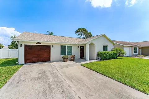 166 Banyan Cir, Jupiter, FL 33458