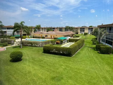 600 Village Green Ct #317, Palm Springs, FL 33461