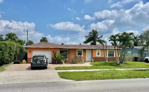 952 Lighthouse Dr, North Palm Beach, FL 33408