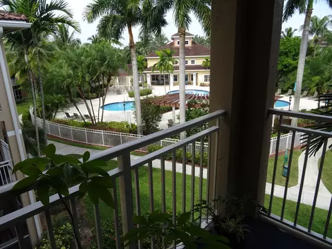6426 Emerald Dunes Dr #306, West Palm Beach, FL 33411