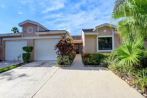 8204 Summerbreeze Ln, Boca Raton, FL 33496