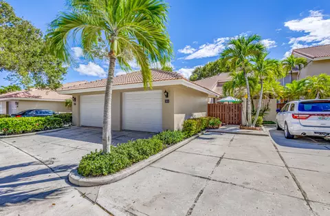 301 Old Meadow Way, Palm Beach Gardens, FL 33418