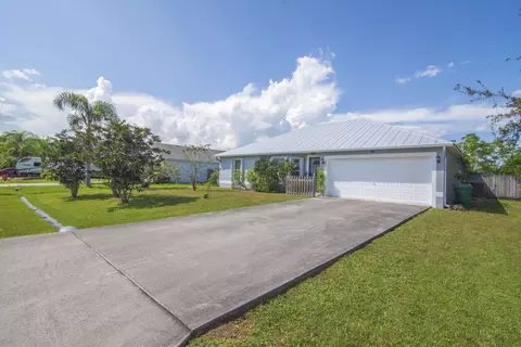173 SW Ray Ave, Port Saint Lucie, FL 34983