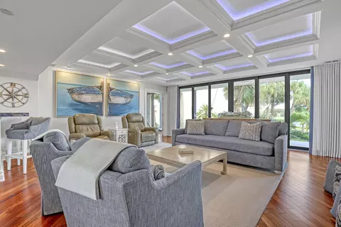 16910 Bay St #E205, Jupiter, FL 33477