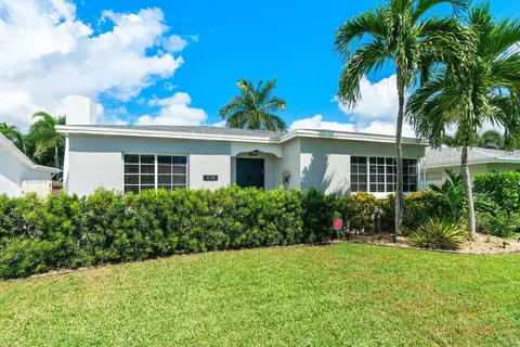 228 Wellesley Dr, Lake Worth, FL 33460