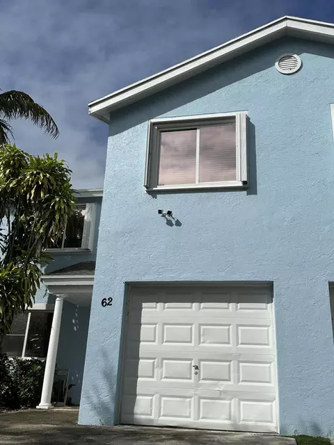 62 Fairway Ln, Royal Palm Beach, FL 33411