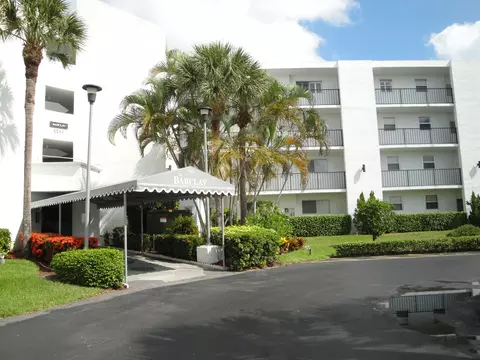 3425 Via Poinciana #107, Lake Worth, FL 33467