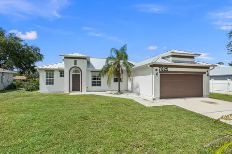7825 101st Ave, Vero Beach, FL 32967