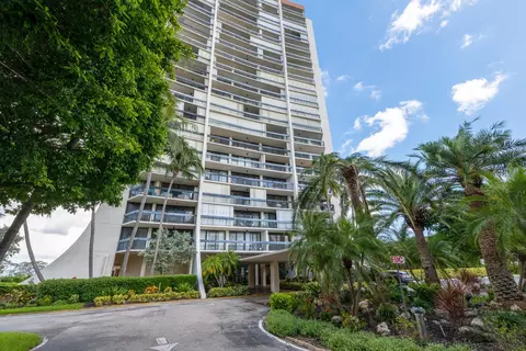 2400 Presidential Way #901, West Palm Beach, FL 33401