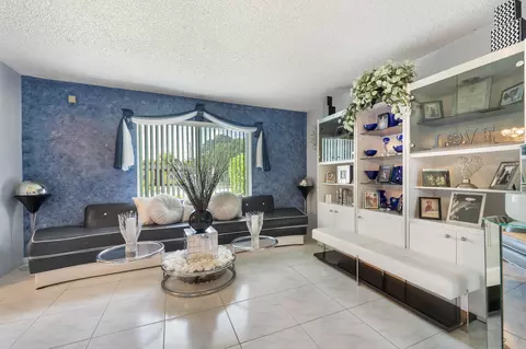 1120 W 7th St, Riviera Beach, FL 33404