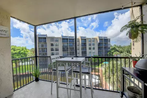 20 Royal Palm Way # 404, Boca Raton, FL 33432