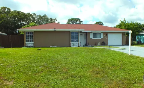 2172 SE Rainier Rd, Port Saint Lucie, FL 34952
