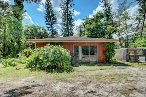 852 Hyde Park Rd, Loxahatchee Groves, FL 33470