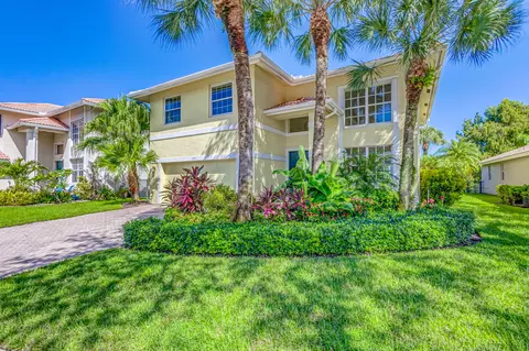 150 Hidden Hollow Dr, Palm Beach Gardens, FL 33418