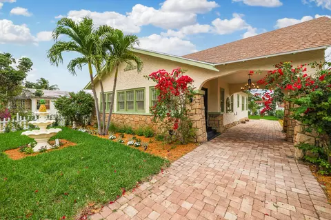 926 S N St, Lake Worth, FL 33460