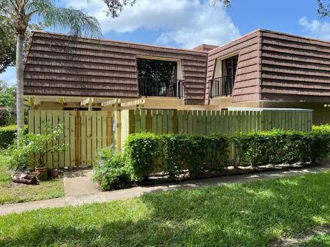 1520 15th Ln, Palm Beach Gardens, FL 33418