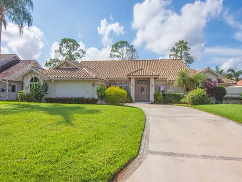 1318 SW Cottonwood Cv, Port Saint Lucie, FL 34986