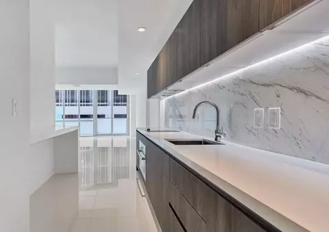 851 NE 1st Ave #302, Miami, FL 33132