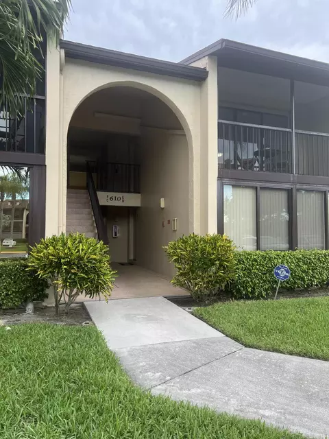 610 Sea Pine Way #D1, Greenacres, FL 33415
