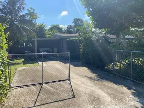 2088 W Carrol Cir, West Palm Beach, FL 33415