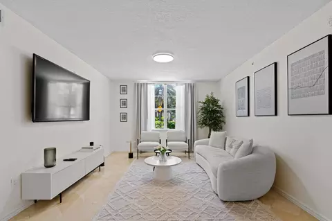 580 S Sapodilla Ave #108, West Palm Beach, FL 33401