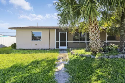 325 Masters Rd, Palm Springs, FL 33461