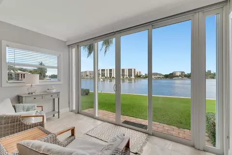 711 NE Harbour Ter #304, Boca Raton, FL 33431
