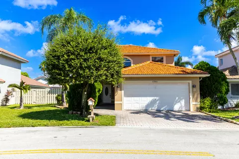 11561 SW 11th St, Pembroke Pines, FL 33025