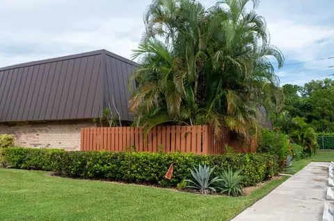 5622 SE Windsong Ln, Stuart, FL 34997 photo 1