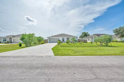 1338 SW Del Rio Blvd, Port Saint Lucie, FL 34953