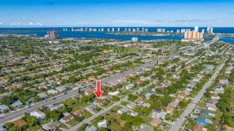 360 W 25th St, Riviera Beach, FL 33404