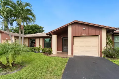 5460 Viburnum Cir, Delray Beach, FL 33484