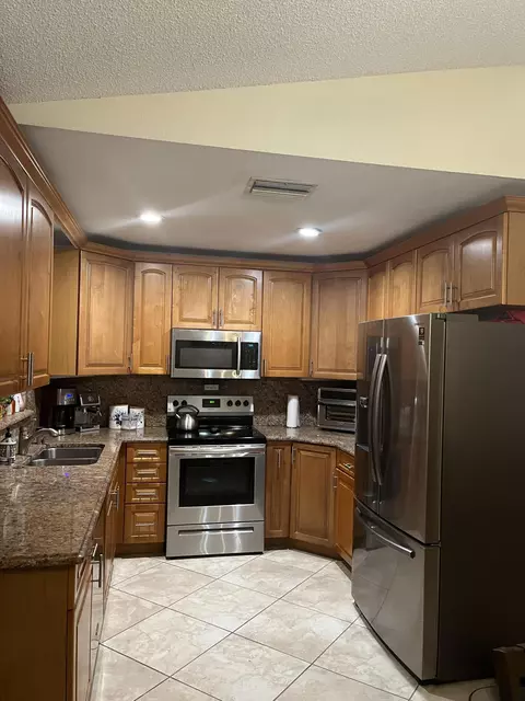 860 Royal Palm Beach Blvd, Royal Palm Beach, FL 33411