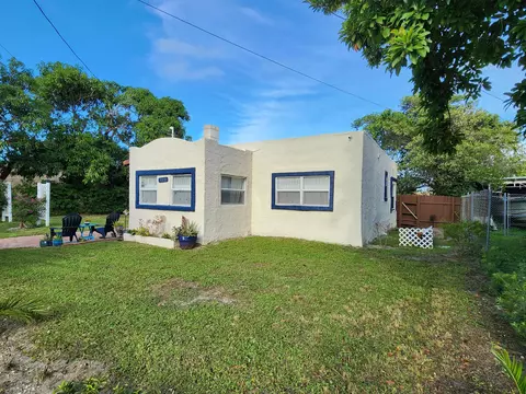 3818 Greenwood Ave, West Palm Beach, FL 33407