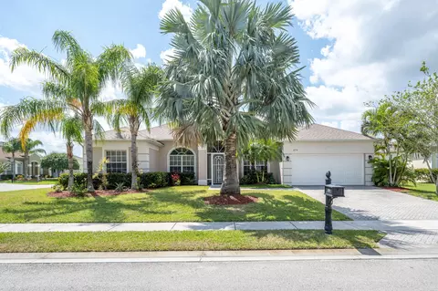 674 Tangelo Cir SW, Vero Beach, FL 32968