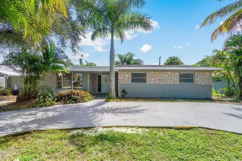 4360 Crestdale St, Palm Beach Gardens, FL 33410