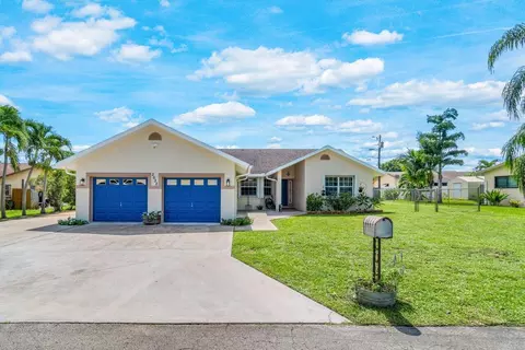 2532 Sundown Ln, Lantana, FL 33462