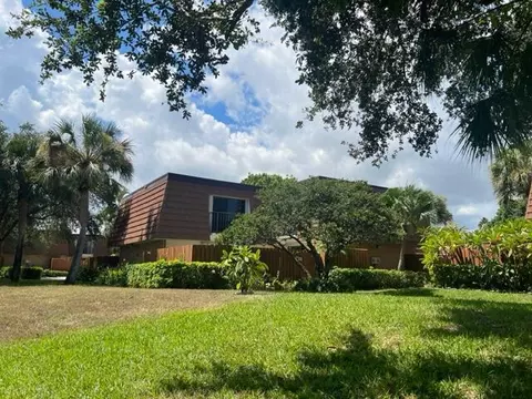 3051 30th Ct, Jupiter, FL 33477