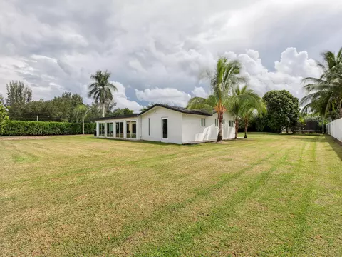 18725 SW 218th St, Miami, FL 33170