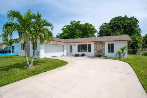 213 Bilbao St, Royal Palm Beach, FL 33411