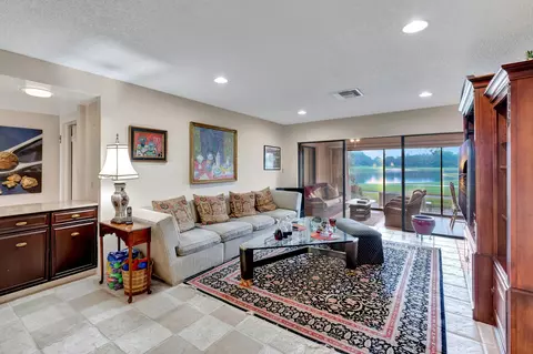 405 Bridgewood Ct, Boca Raton, FL 33434