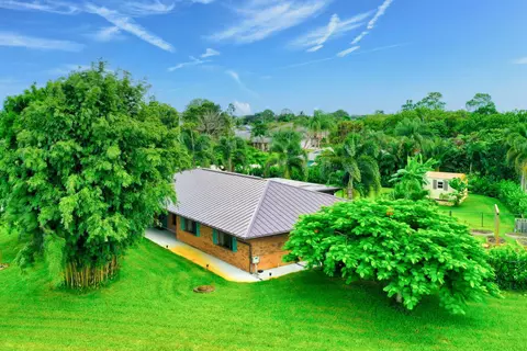 2401 SE Saphire Ter, Port Saint Lucie, FL 34952