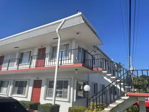 3320 Lake Osborne Dr #211, Lake Worth, FL 33461