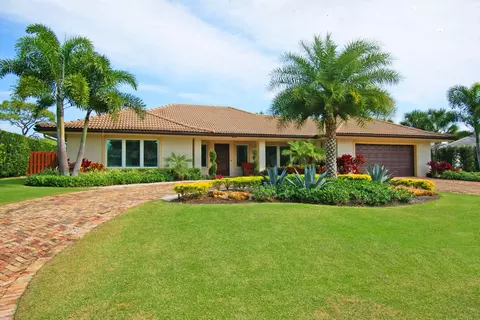 210 Golfview Dr, Tequesta, FL 33469
