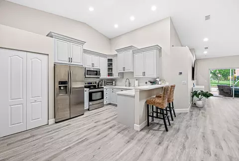 8425 Logia Cir, Boynton Beach, FL 33472