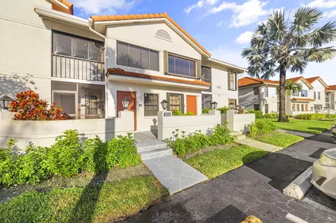 9717 Sills Dr E #203, Boynton Beach, FL 33437